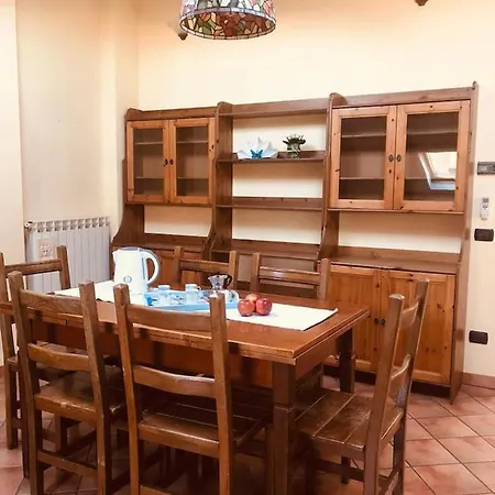Elegant And Charming Loft דירה לאינטה